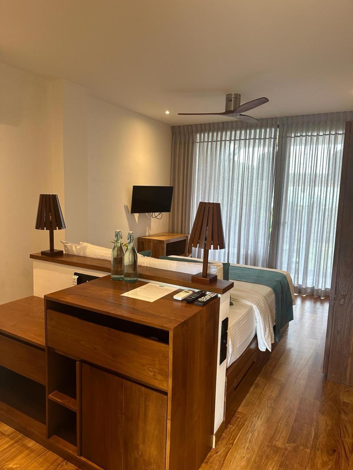 Bk Beach Boutique Hotel - 히카두와 외부 사진