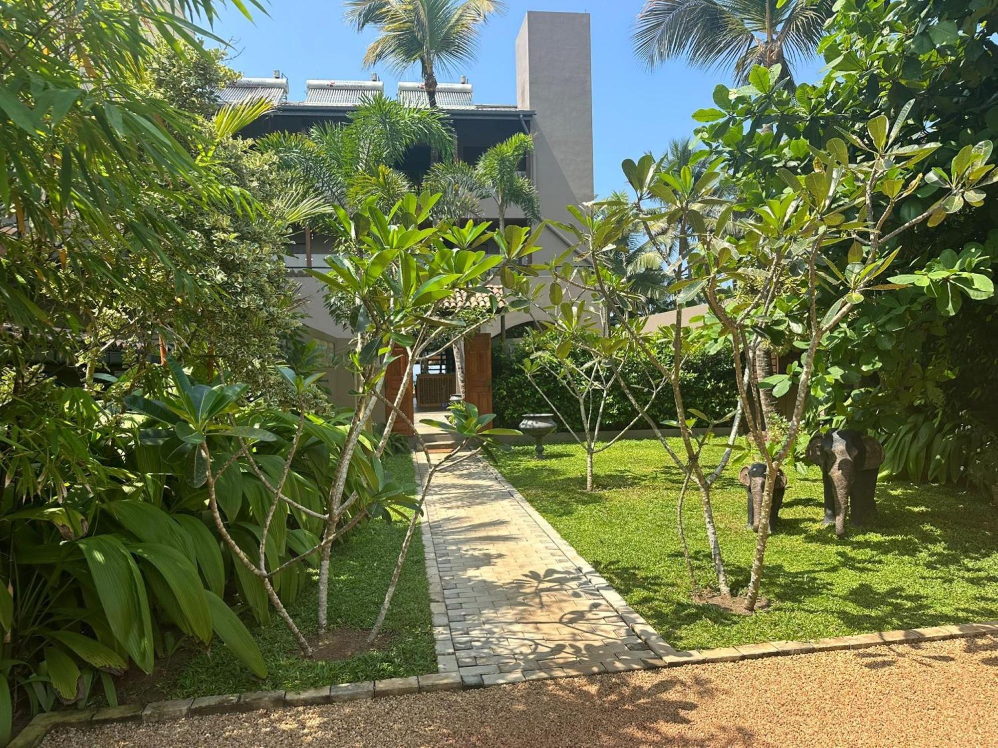 Bk Beach Boutique Hotel - 히카두와 외부 사진